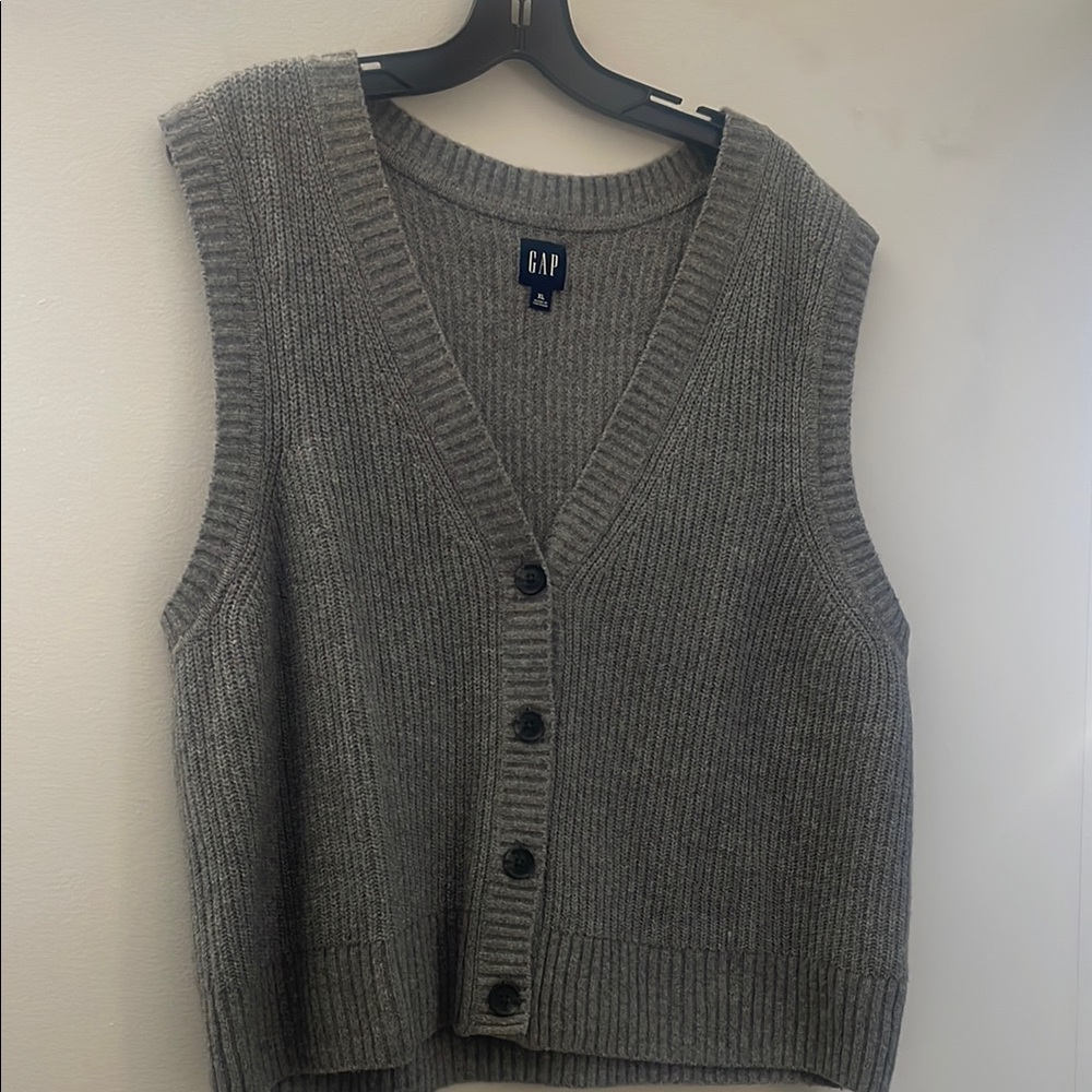 GAP Cashsoft Women's Gray Sweater Vest